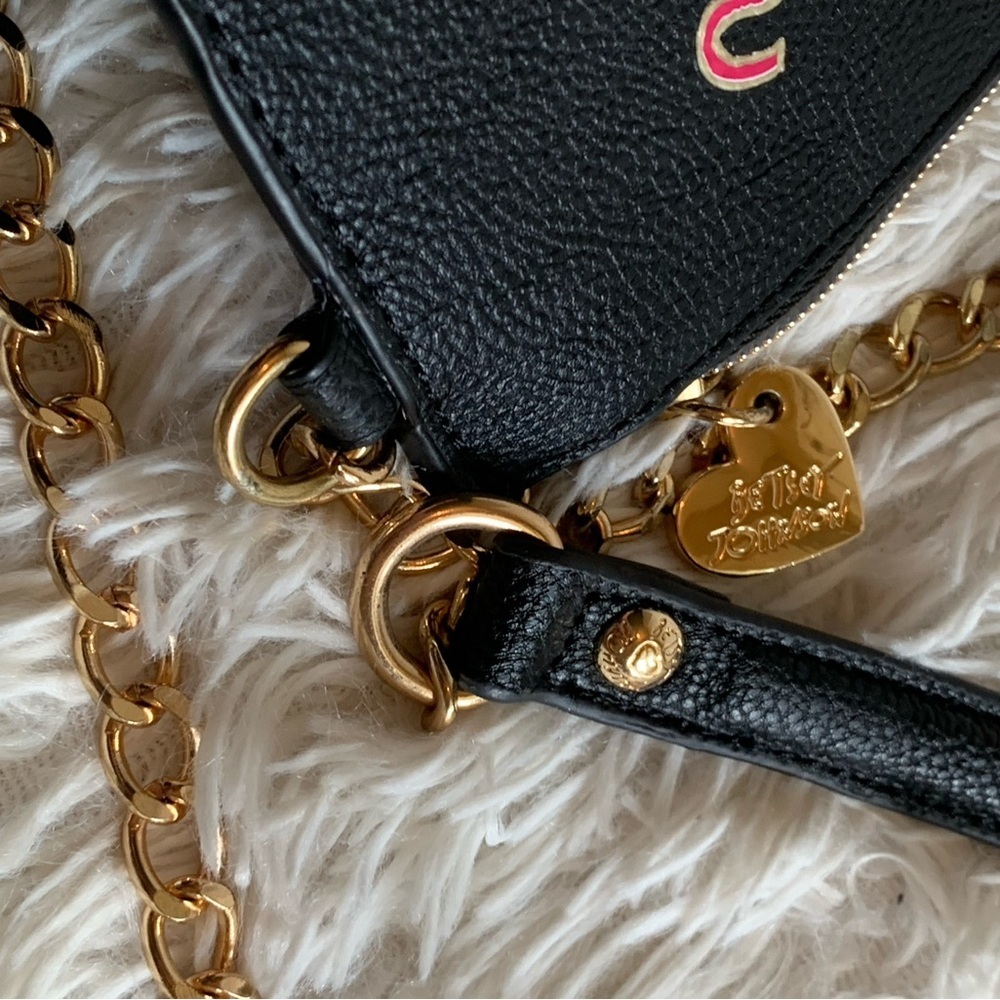BETSEY JOHNSON SPIN ⚫️🔛(game) purse. 
Like New. - Picture 8 of 10